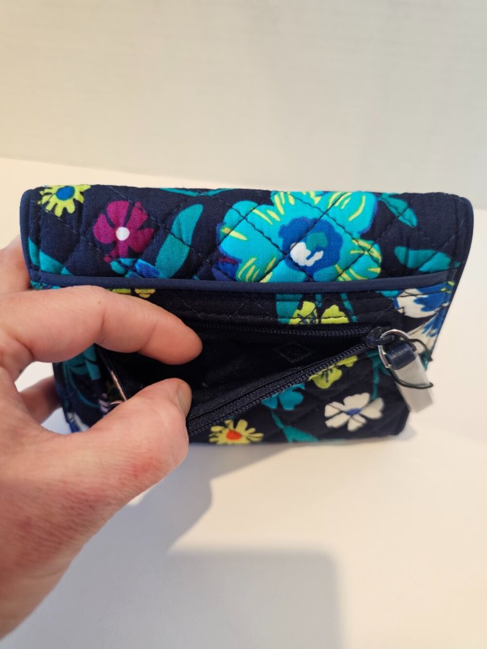 NWT Vera Bradley Iconic RFID Riley Compact Wallet Moonlight Garden Flowers Blue - Picture 2 of 10